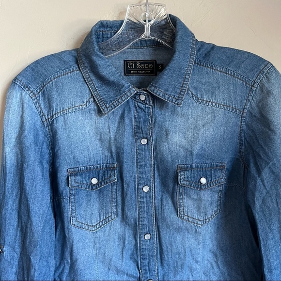 Ci Sono Chambray Snap Pearl Button Down Top - Picture 3 of 6